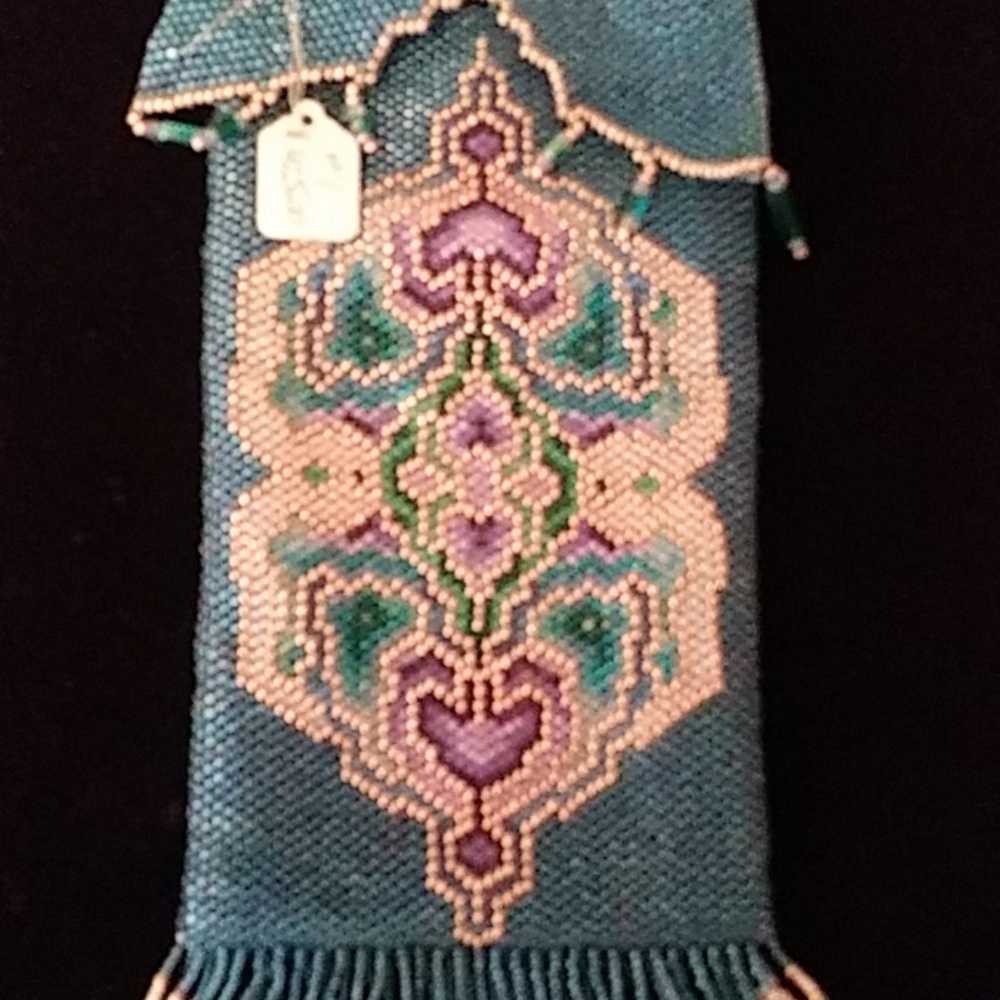 Magnificent beaded pouch. - Picture 2 of 6